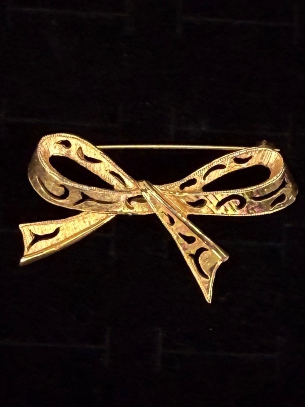 Vintage Gold Tone Openwork Bow Ribbon Brooch